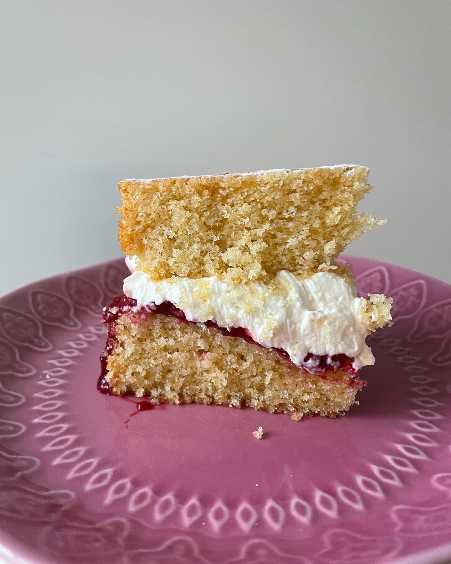 Victoria Sandwich - Whole