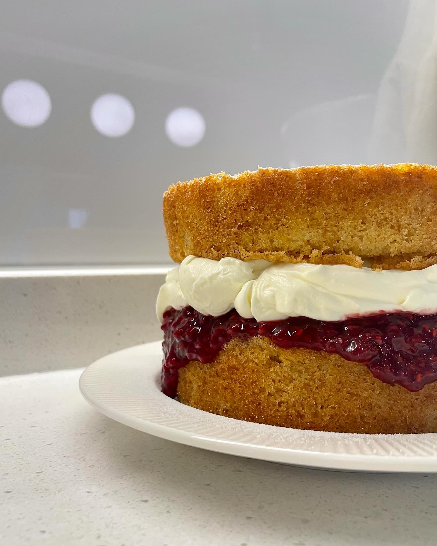 Victoria Sandwich - Whole